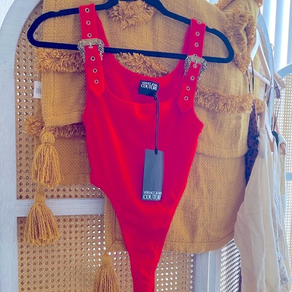 Versace Tops - ❤️❤️Versace jeans couture bodysuit 🔥